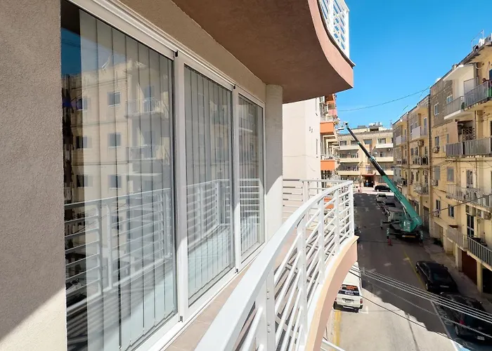 In Ta' Xbiex 3br- 3 Min Yatch Marina *